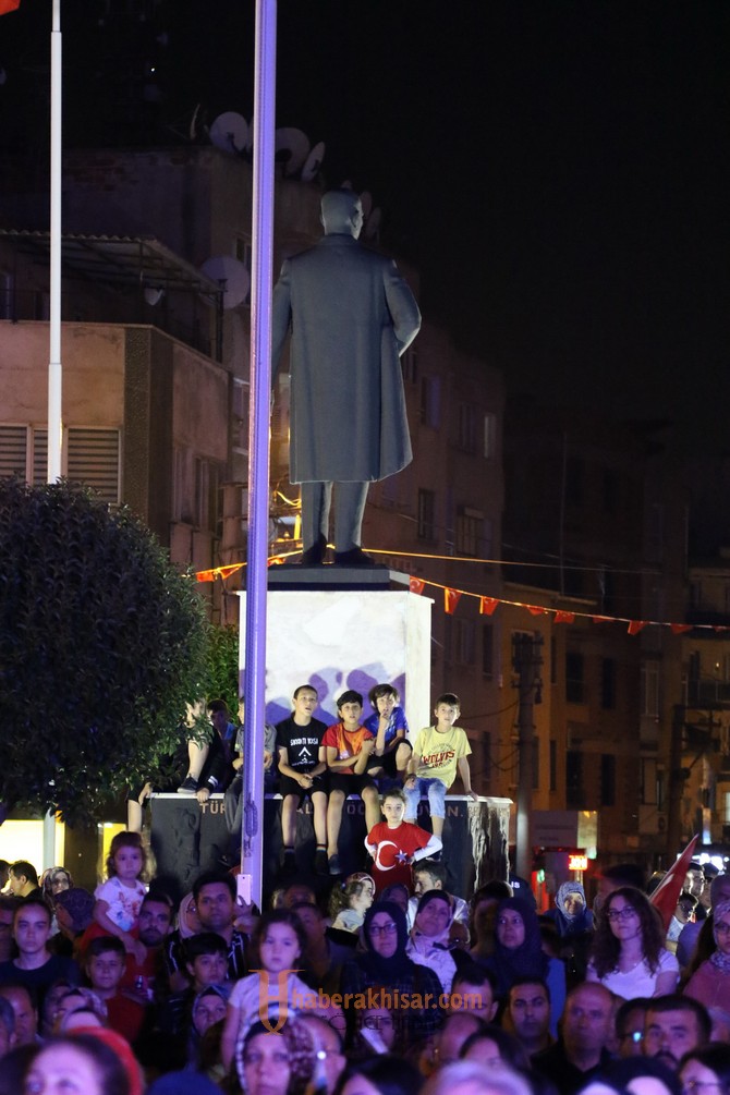 Akhisar’da 15 Temmuz Demokrasi ve Milli Birlik Günü anıldı