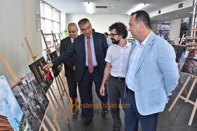 Akhisar’da Pazar yerleri fotoğraf sergisi açıldı