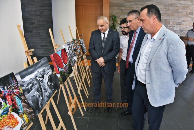 Akhisar’da Pazar yerleri fotoğraf sergisi açıldı