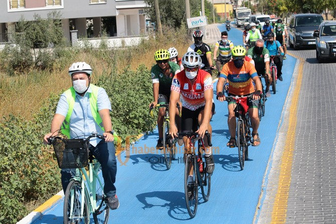 Akhisarlı Bisikletliler Hareketli Yaşam İçin Pedal Çevirdi
