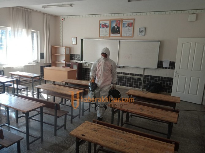 Akhisar Belediyesi’nden Yüz Yüze Eğitime Başlayan Okullara Destek