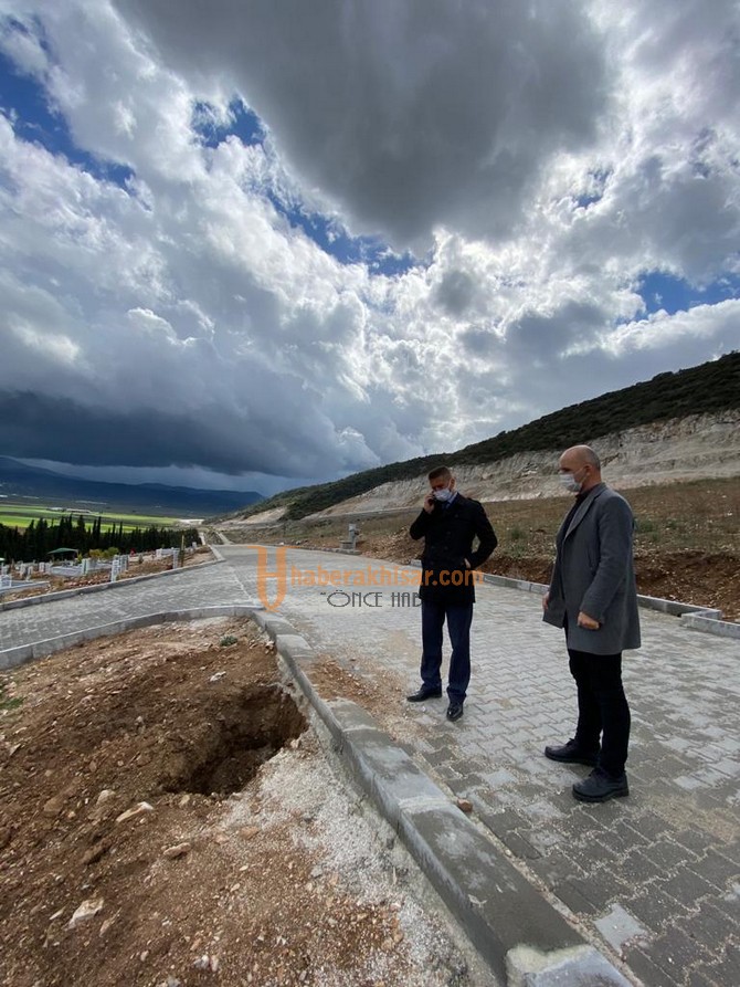 Akhisar Mezarlığında Aile Mezarlığı Bölümü Açıldı