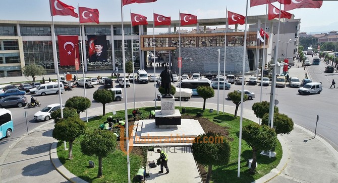 Başkan Dutlulu, 'Atatürk Anıtı'nı' yeniletiyor