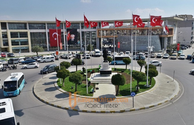 Başkan Dutlulu, 'Atatürk Anıtı'nı' yeniletiyor