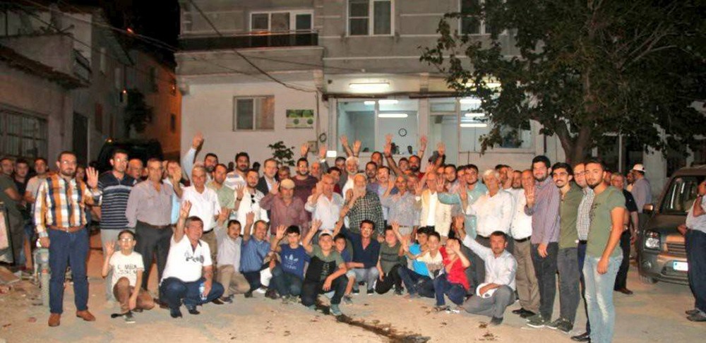 AK Partili Uğur Aydemir Akhisar’da 3 mahalleyi ziyaret etti