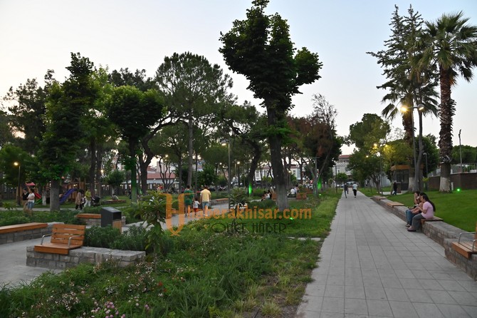Akhisarlılar Şehit Necdi Şentürk Parkı’nı Çok Beğendi