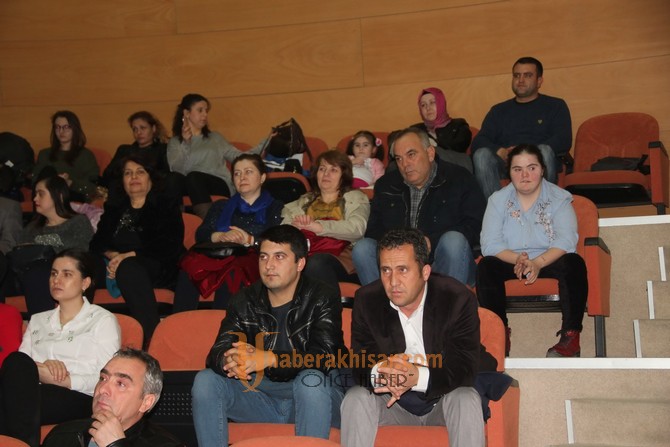 Akhisar’da Down Sendromlulara yönelik konferans verildi