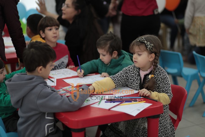 Akhisar Belediyesi, Depremden Etkilenen Çocuklara Moral Oldu 