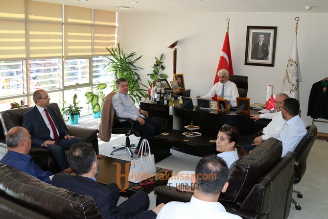 Akhisar Belediye Başkanı Salih Hızlı, Milletvekili Özkan’ı ağırladı