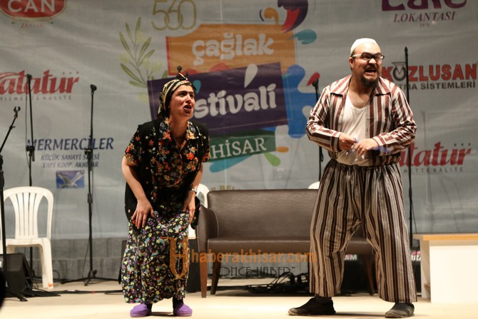 Akhisarlılar bir gecede Tiyatro ve THM Konseri zevki yaşadı