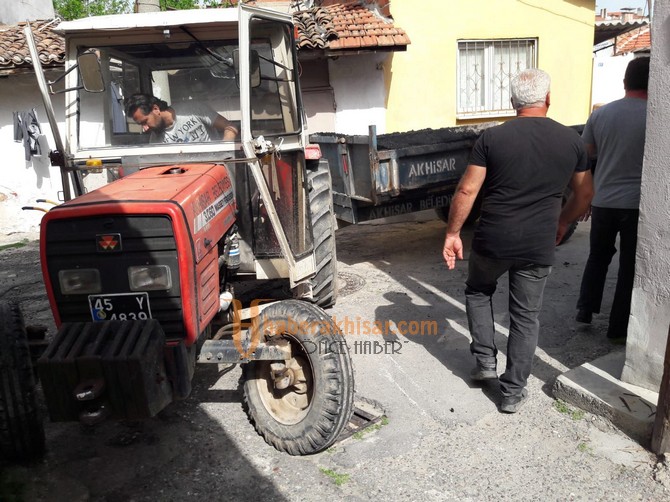 Akhisar Belediyesi, Asfalt Çalışmalarına Son Sürat Devam Ediyor