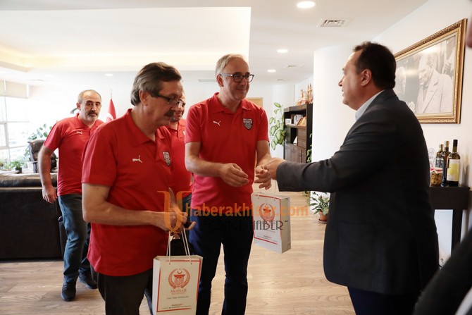 Akhisar Belediyespor Briç Takımı Eskişehir’den Başarılı Döndü