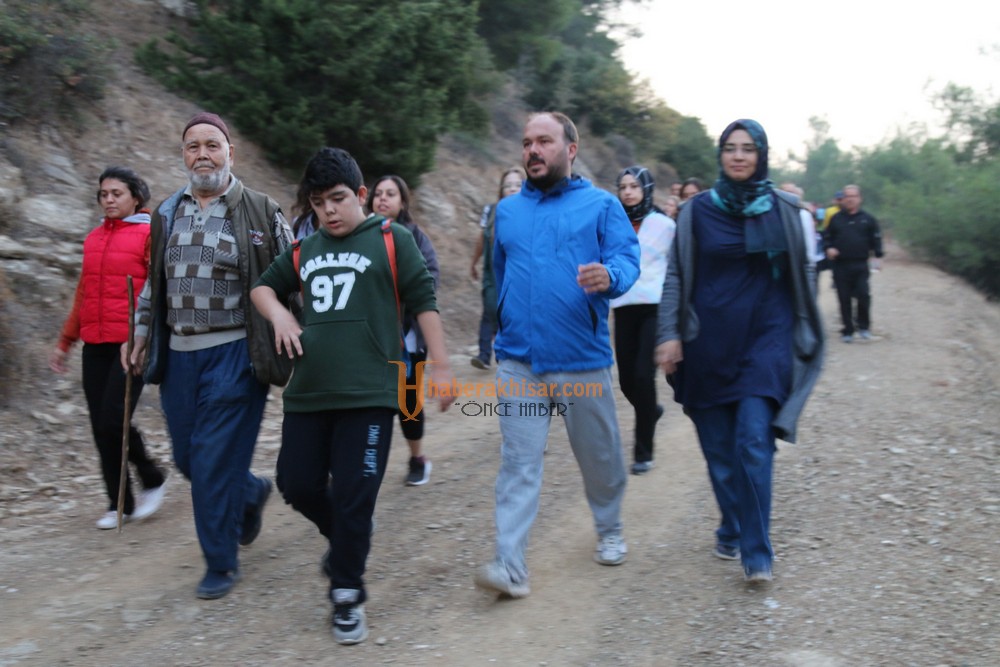 Akhisarlılar sağlık için Kabaağaçkıran parkuruna akın etti