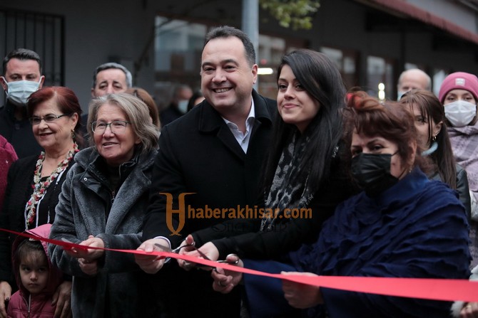 Akhisar’da Kadın ve Sanat Sokağı Açıldı