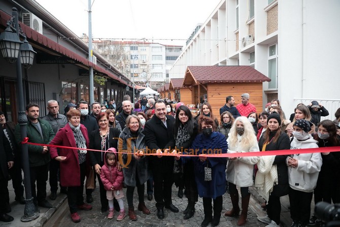 Akhisar’da Kadın ve Sanat Sokağı Açıldı