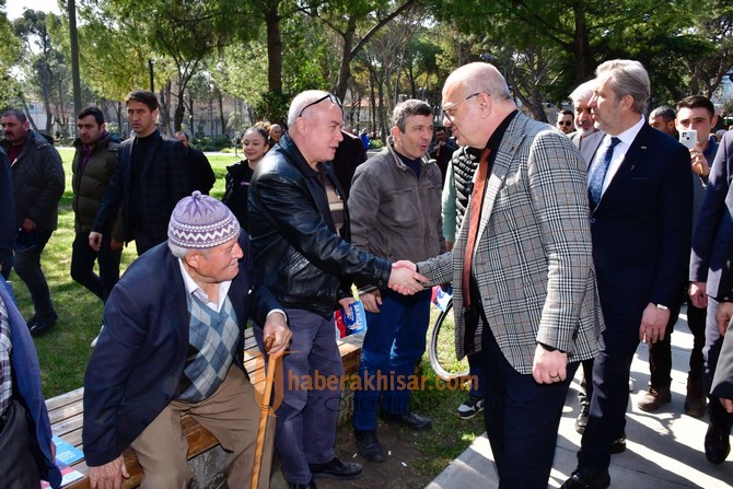 Akhisarlılar’dan Başkan Ergün’e Necdi Şentürk Parkı Teşekkürü