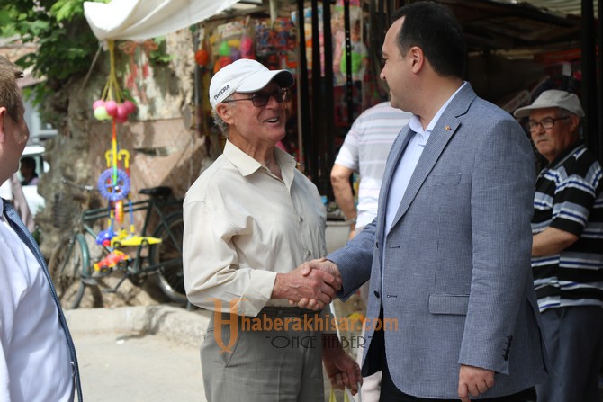 Belediye Başkanı Dutlulu, köylü pazarını ziyaret etti