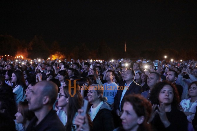 Akhisar Çağlak Festivalinde Teoman Rüzgarı