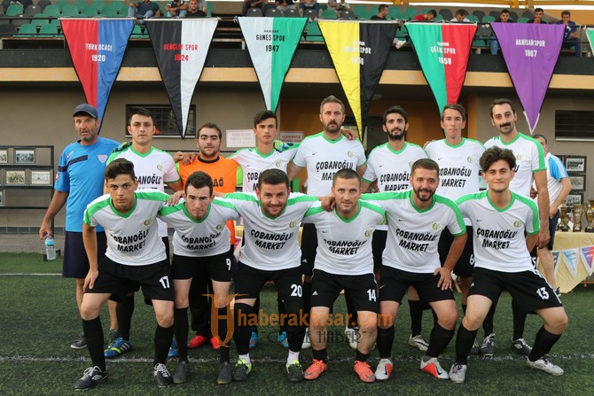 Akhisar Nostalji Futbol Turnuvası başladı