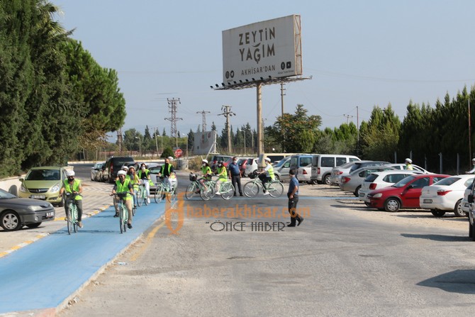 Akhisar’ın İlk Bisiklet Yolu Açıldı