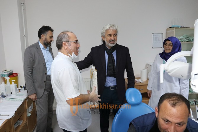 Akhisar Belediye Başkanı Salih Hızlı’dan diş hekimlerine kutlama
