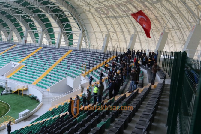 Akhisarlılar 1970 saniyede yeni stadyumu turladı