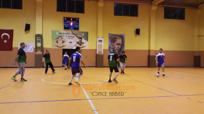 Hüseyin Çeçen ve Armağan Özeş Futsal turnuvasında 1 hafta geride kaldı