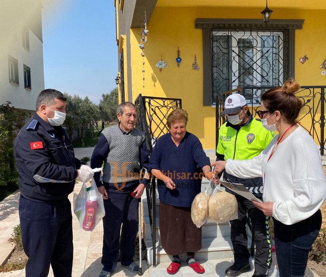 Akhisar Belediyesi 65 Yaş Üstü Vatandaşların Yardımına Koşuyor