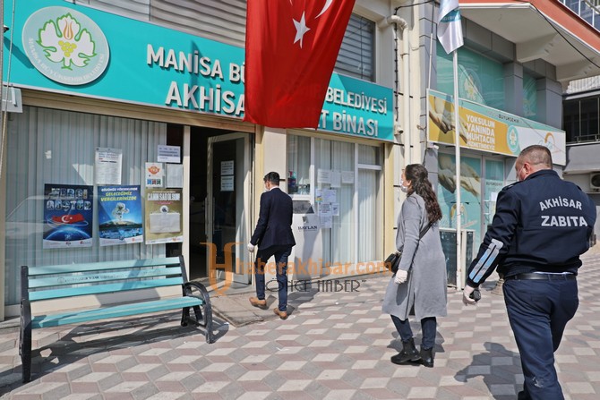 Akhisar Belediyesi 65 Yaş Üstü Vatandaşların Yardımına Koşuyor