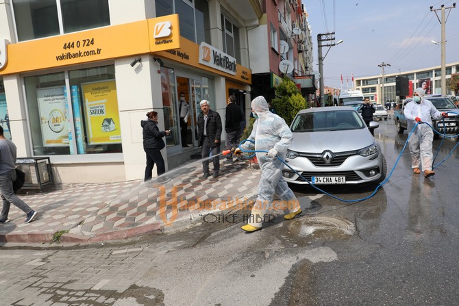 Akhisar Belediyesi, Cadde Ve Sokakları Da Dezenfekte Ediyor