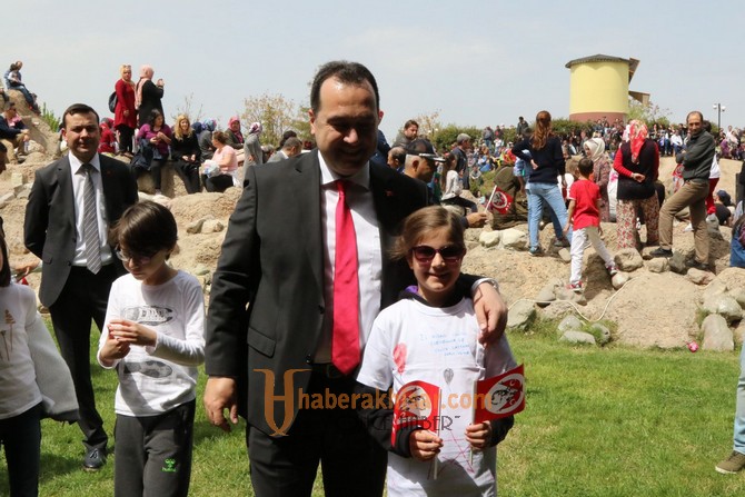 Akhisar Belediyesi 12. Çocuk Şenliği coşkuyla kutlandı