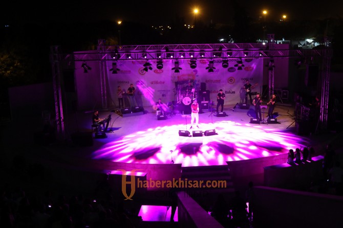 Akhisar’da festival tüm hızıyla devam ediyor