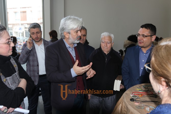 Akhisar Belediyesi Sanat Atölyesi Ekolojik Tasarım Sergisi açıldı