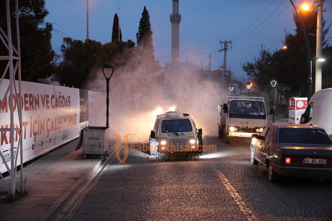 Akhisar’da Dezenfekte Çalışmaları Özel Araçlarla Yapılıyor