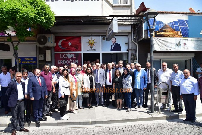 Başkan Ergün’den AK Parti Akhisar İlçe Teşkilatı’na Ziyaret