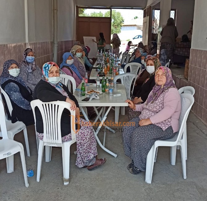 Akhisar Belediyesi’nden Kadınlara Yönelik Atölye Çalışması