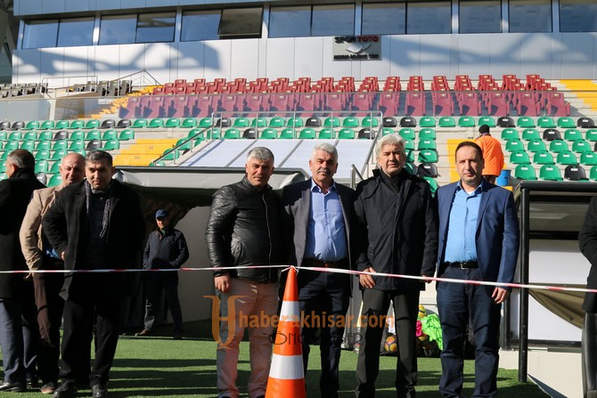 Akhisar Belediye Başkanı Salih Hızlı, hemşeri dernekleri ile stadyumda buluştu