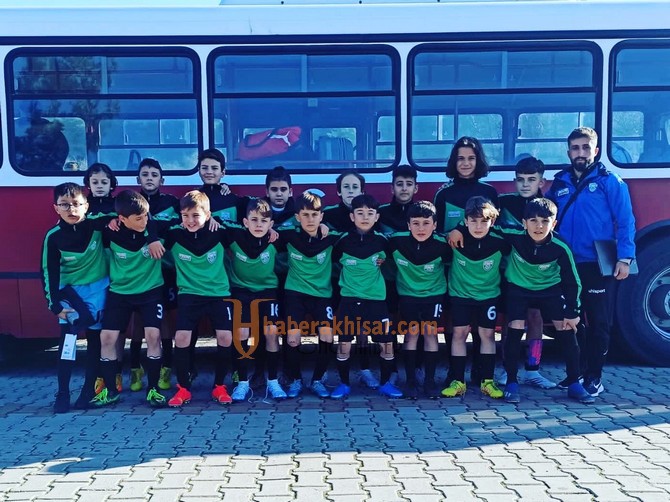 Akhisar Belediyespor 11 ve 12 Yaş Futbol Takımları Turnuvaya Katıldı