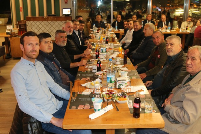 Sedat Tetiker, İYİ Parti İlçe Teşkilatıyla Yemekte Bir Araya Geldi