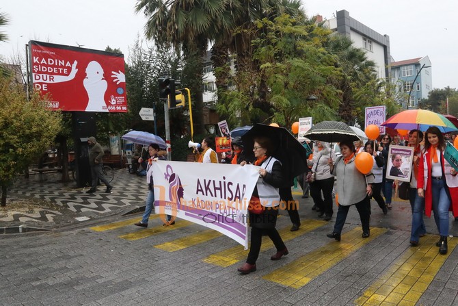 Akhisar kadına şiddete hayır dedi