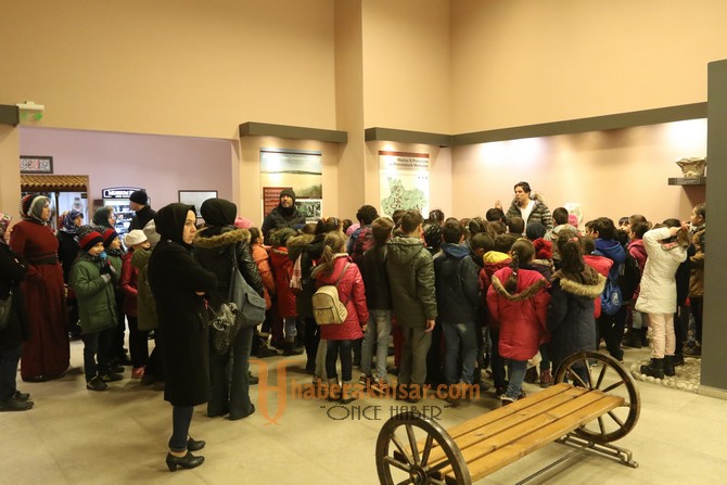 Dr. Ahmet Tarık Sarı İlkokulu öğrencileri şehrini keşfetti