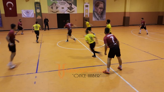 Hüseyin Çeçen ve Armağan Özeş Futsal turnuvasında 2’inci hafta başladı