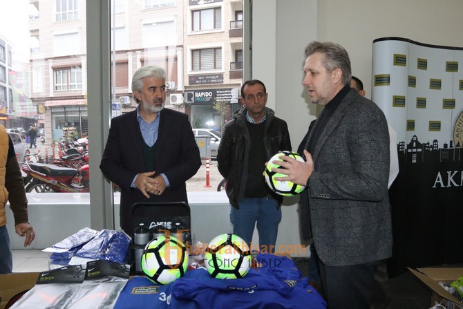 Akhisar Belediyesi amatör spor kulüplerine desteğini sürdürüyor