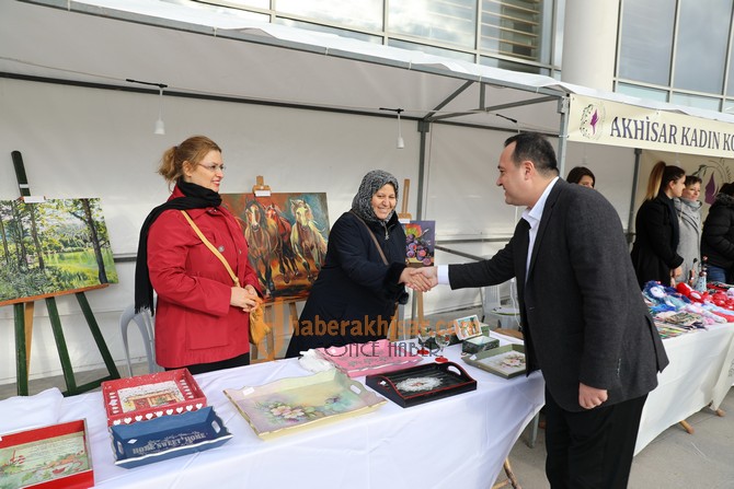 Akhisar’da ilk kez Kadın Üretici Pazarı açıldı