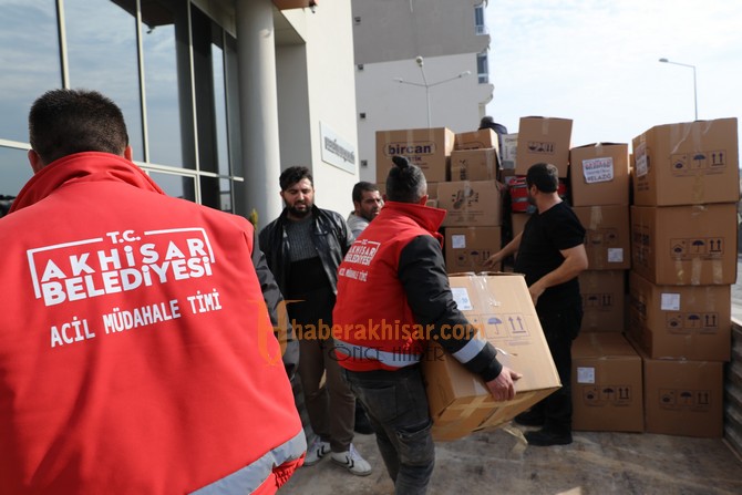 Akhisar Belediyesi’nin Yardım Araçları Yola Çıktı