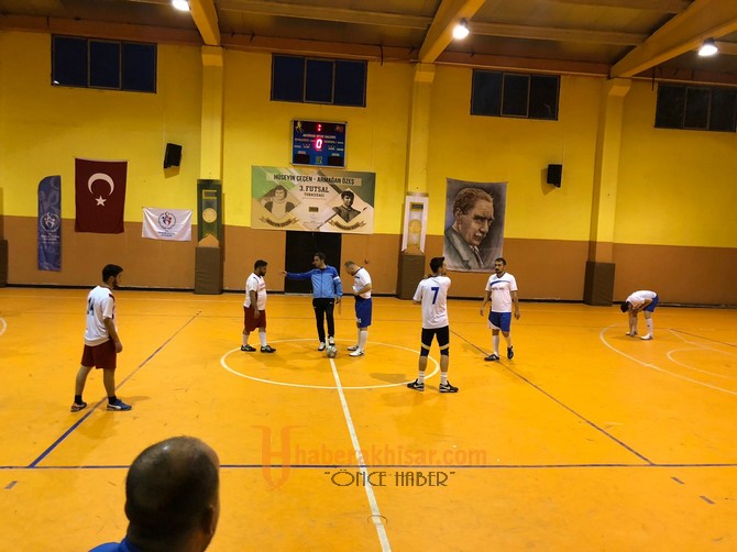Futsal turnuvasında 14 maç geride kaldı