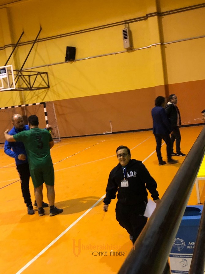 Futsal turnuvasında 14 maç geride kaldı