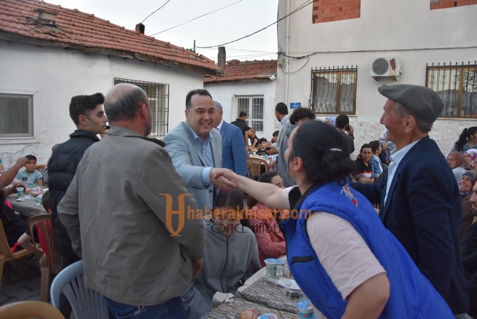 Şeyhisa Ve Reşatbey Mahalleleri Akhisar Belediyesi İftar Sofrasında Buluştu