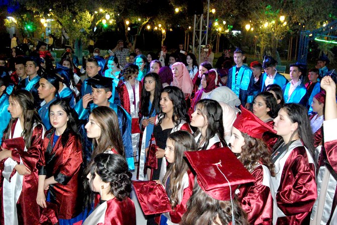 Öğrenciler Mezuniyetlerini Ütopia'da Kutladı