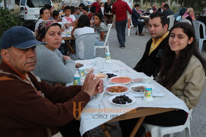 Akhisar Belediyesi, ramazan bereketini paylaşıyor